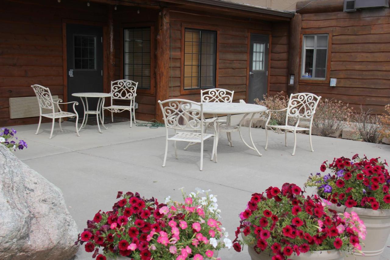 Homestead Inn And Suites Hardin Exterior foto
